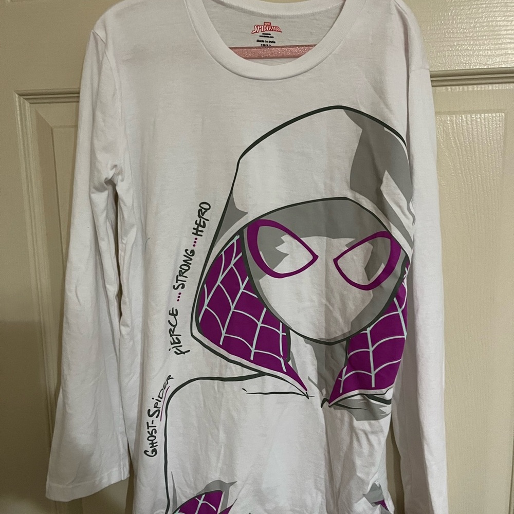 Marvel long sleeve shirt w/hot pink and gray picture